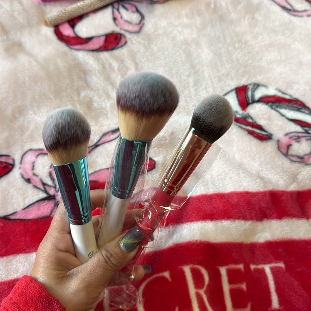 5 face brushes - Picture 3 of 3